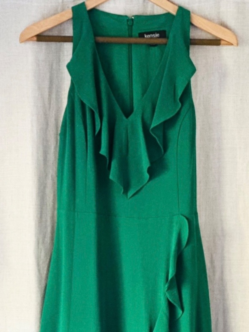 Stunning Kelly Green Kensie Dress.  PERFECT for a Summer Wedding! - Picture 3 of 7